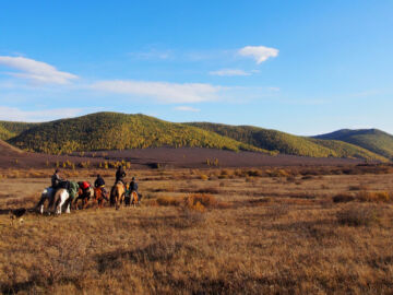 Saraa's Horse Trek Mongolia | Khaggi Khan Nuur Trek